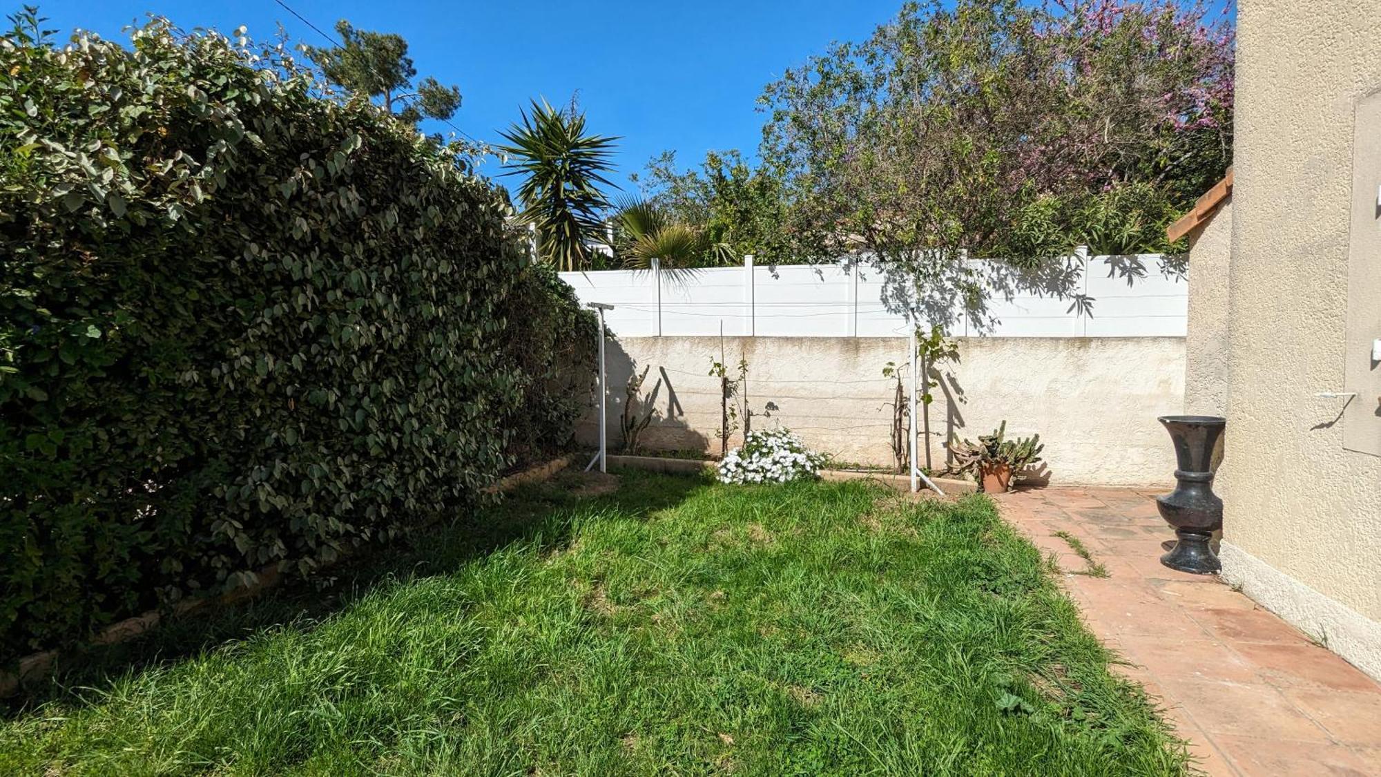 Maisonnette Kalis Calme Avec Climatisation Parking Jardin Cadre Campagne Plages A Pieds Bandol Esterno foto